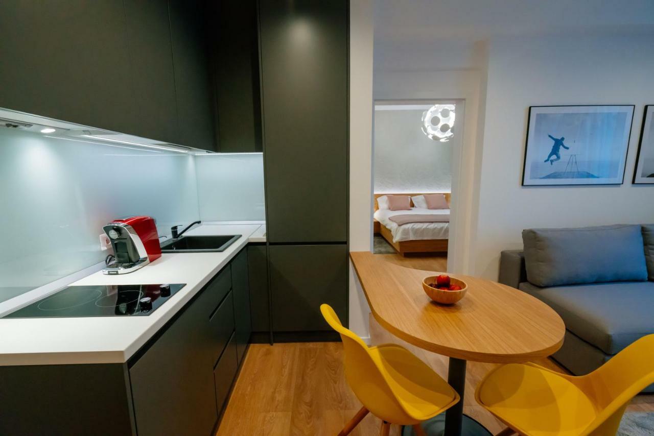 Arbans Elegant Apartment In The City Center Bukarest Exterior foto
